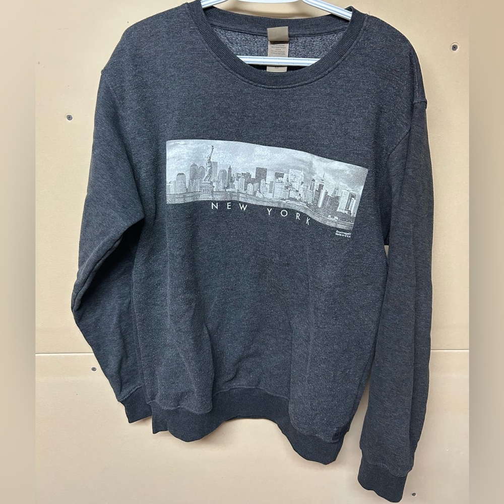 2/$30⚡️- SWEATER | Unisex New York sweater size medium
